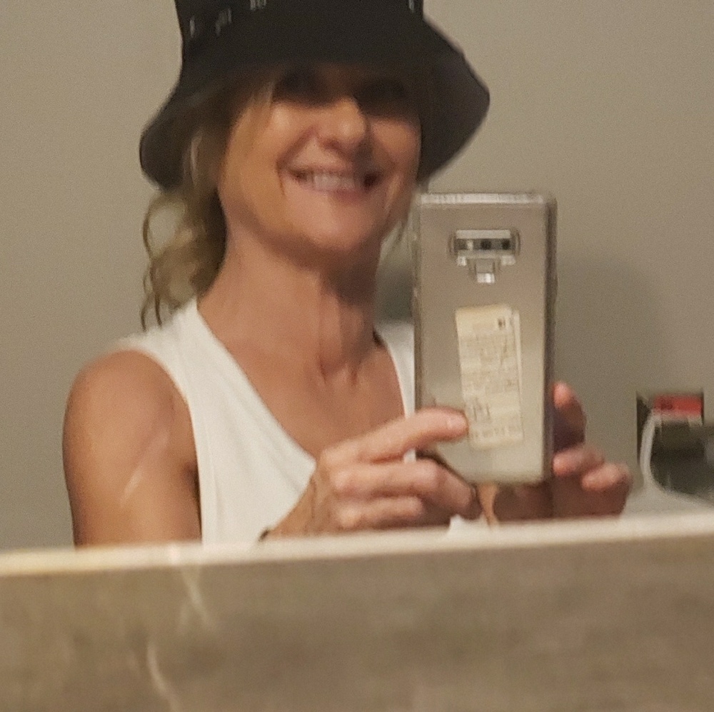 Meet your Posher, Rhonda